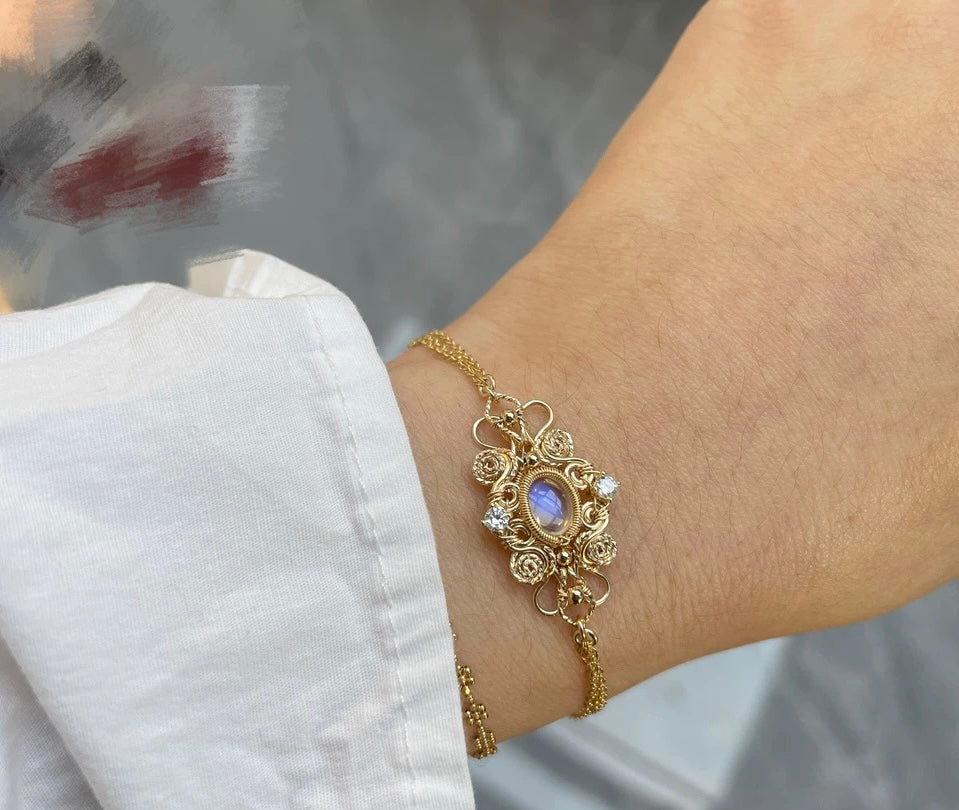 Moonooze Natural Moonstone Vitreous High-Quality Handmade Gemstone moonooze