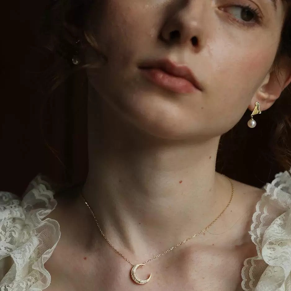 Moonooze 18K gold double-sided vintage moon crescent pendant set with rose-cut natural diamonds moonooze