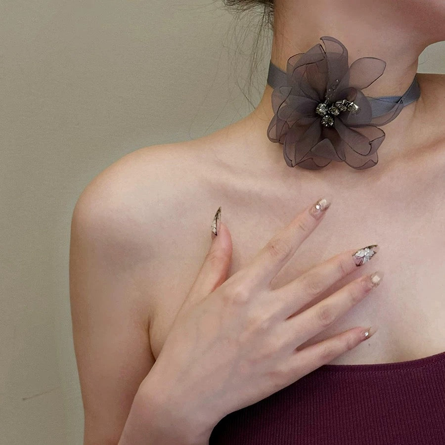 Korean-Style Flower Necklace moonooze