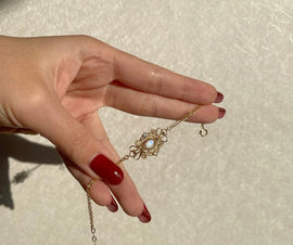 Moonooze Natural Moonstone Vitreous High-Quality Handmade Gemstone moonooze