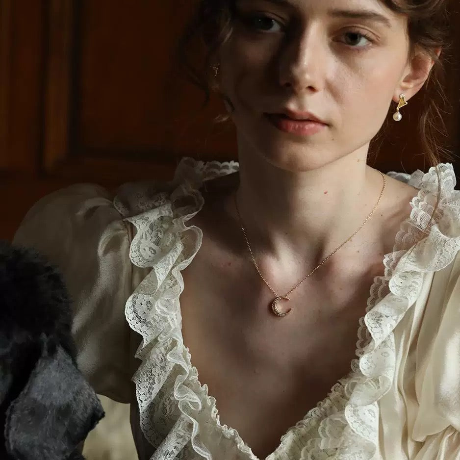 Moonooze 18K gold double-sided vintage moon crescent pendant set with rose-cut natural diamonds moonooze