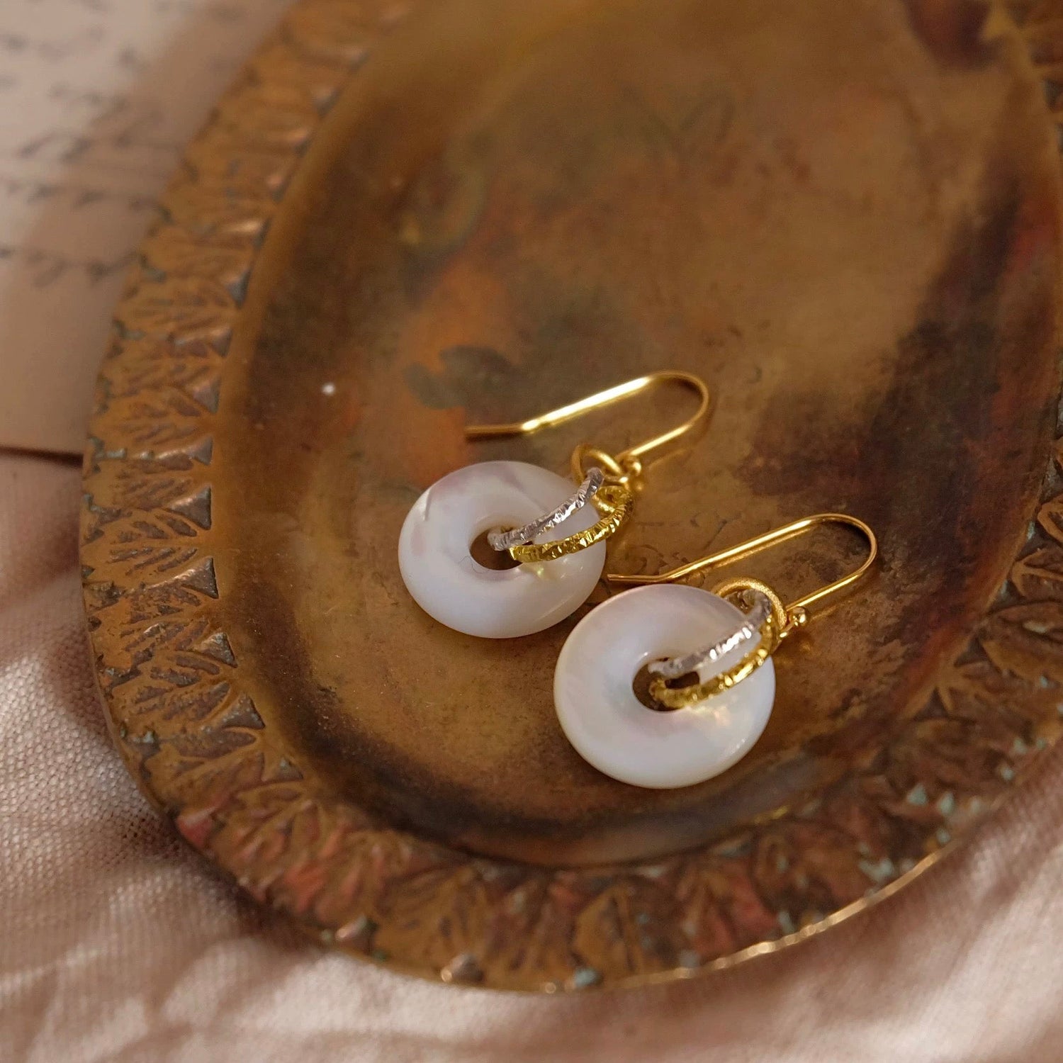 Moonooze Natural Mother-of-Pearl 925 Silver Peace Buckle Earrings moonooze