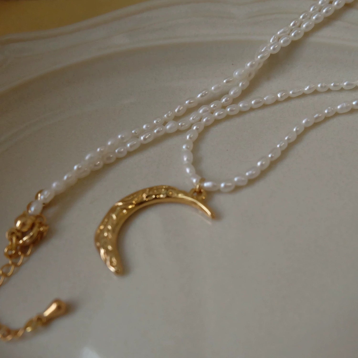 Moonooze Natural Freshwater Pearl Vintage Collarbone Necklace moonooze